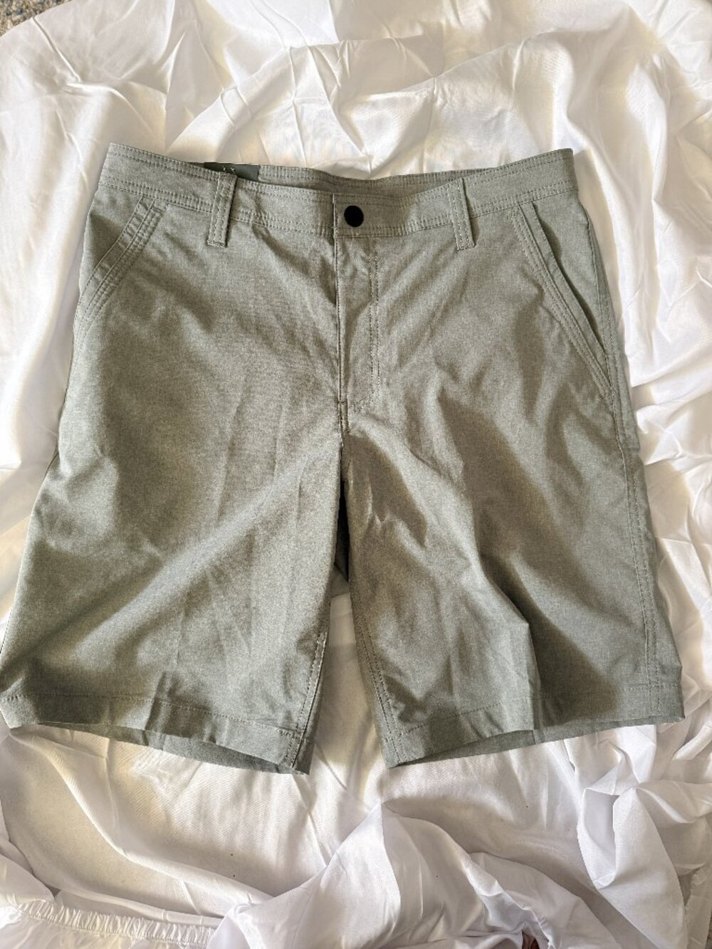 Men's G.H. Bass & Co. Shorts NWT - Grey 33x10